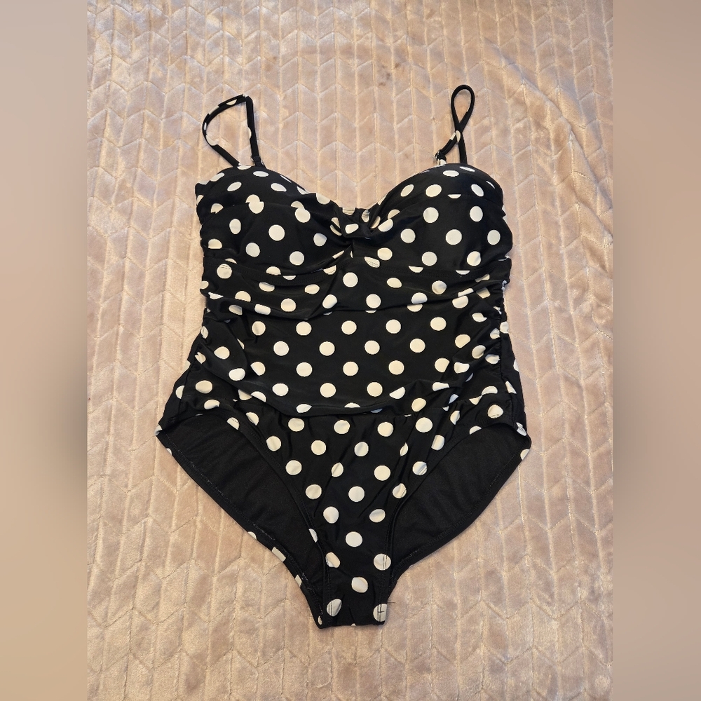 WOMAN'S CATALINA ONE PIECE SWIMSUIT LARGE 12 - 14 BLACK WHITE POLKA DOT - Picture 2 of 8